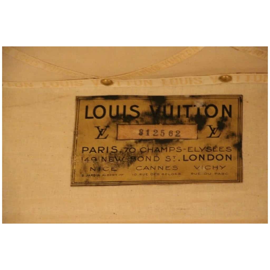 Louis Vuitton trunk from the 1950s in monogram 90 cm - Les Puces de Paris  Saint-Ouen