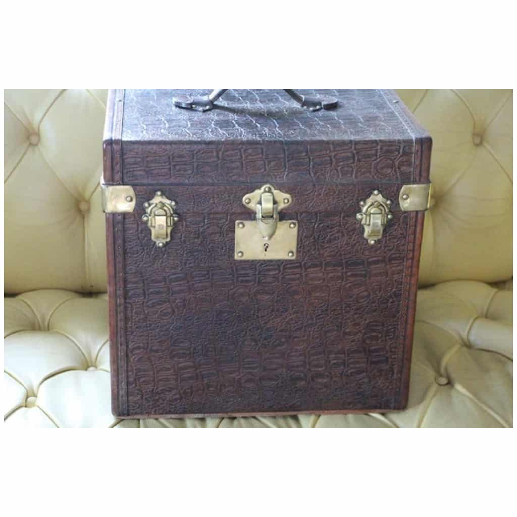 1930s brown “Cube Shape” hat trunk, brown travel trunk 3