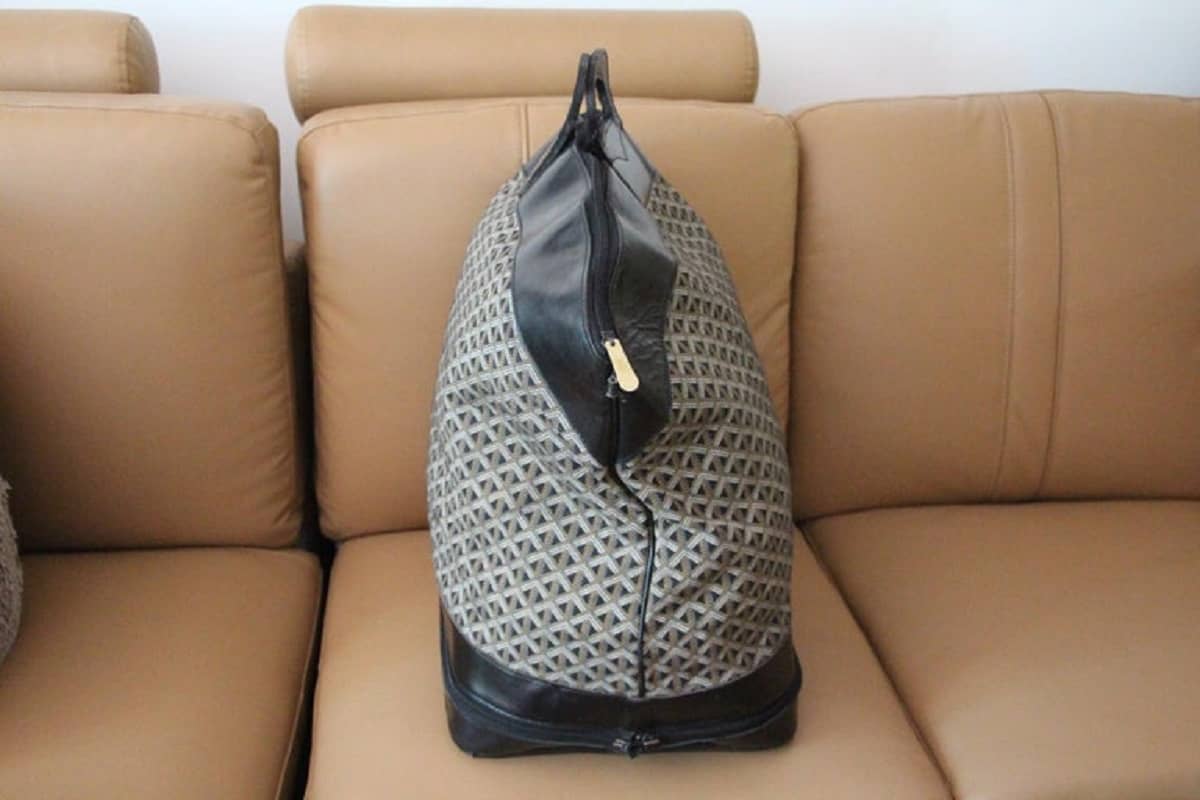 Sac de voyage Goyard surdimensionné vintage - Les Puces de Paris Saint-Ouen