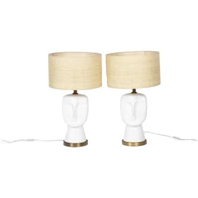 Paire de lampes en opaline blanche et mat, XXe siècle 3