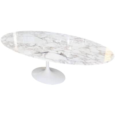 Saarinen & Knoll International: Table « tulipe », marbre Calacatta oro et rilsan blanc 244 cm