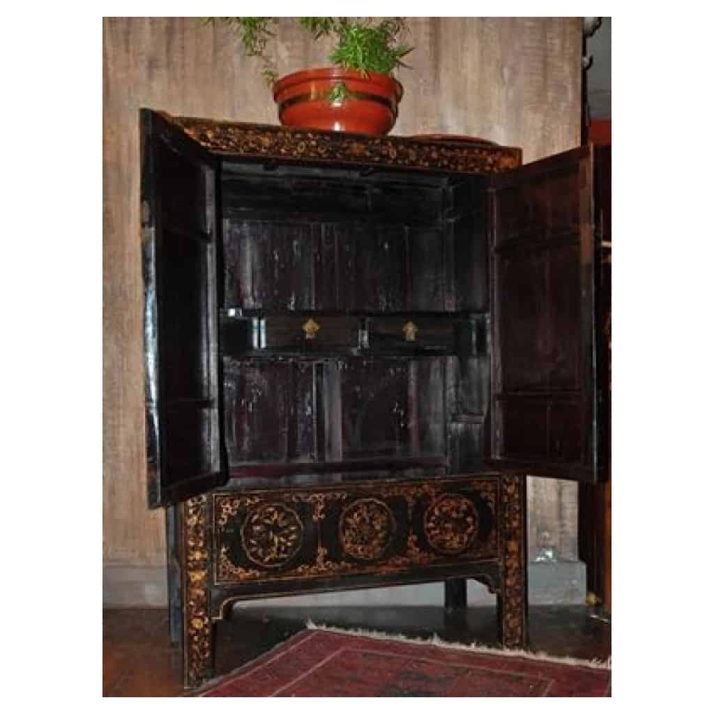 Armoire ancienne chinoise en orme polychromée 8