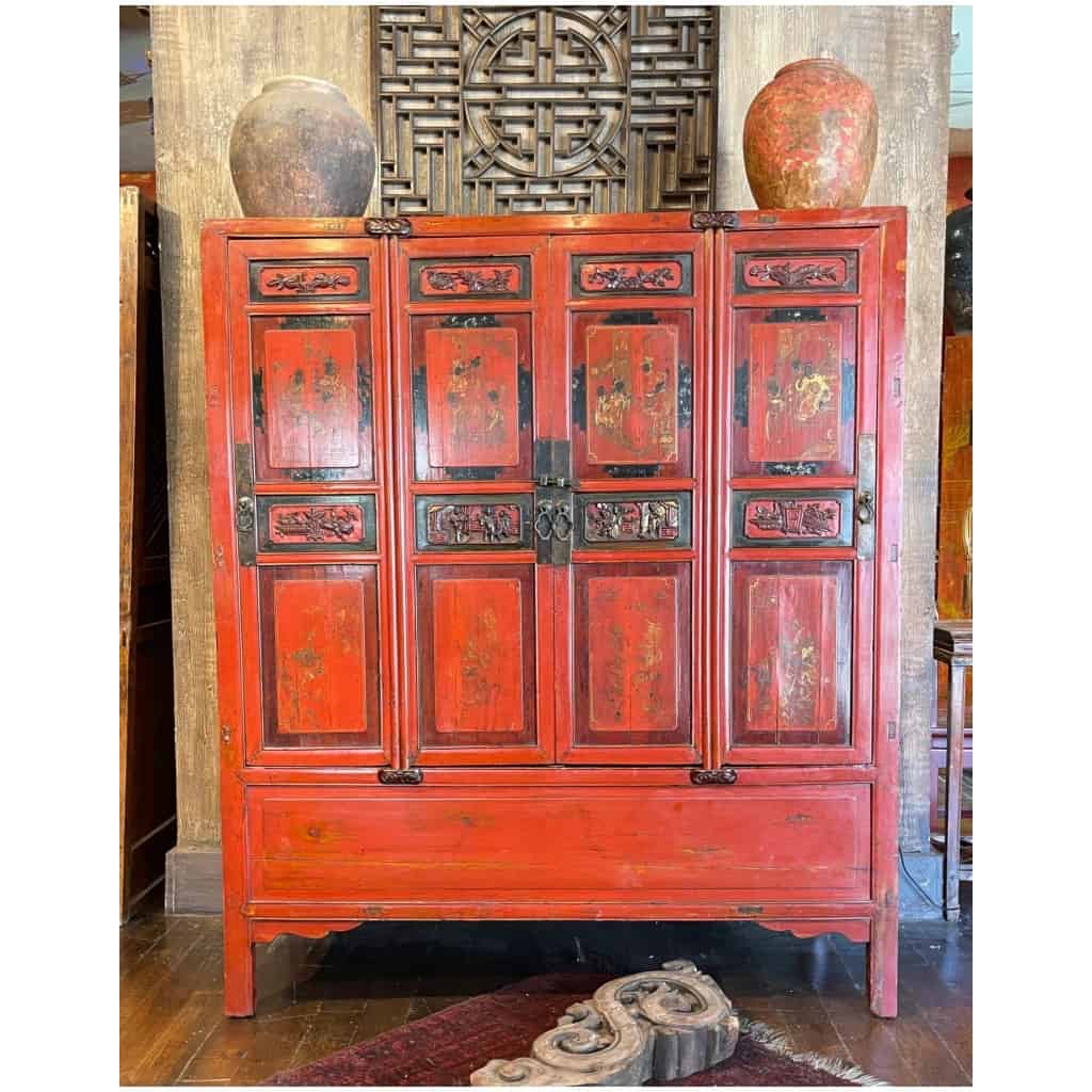 Antique Chinese cabinet showing polychrome life scenes 3