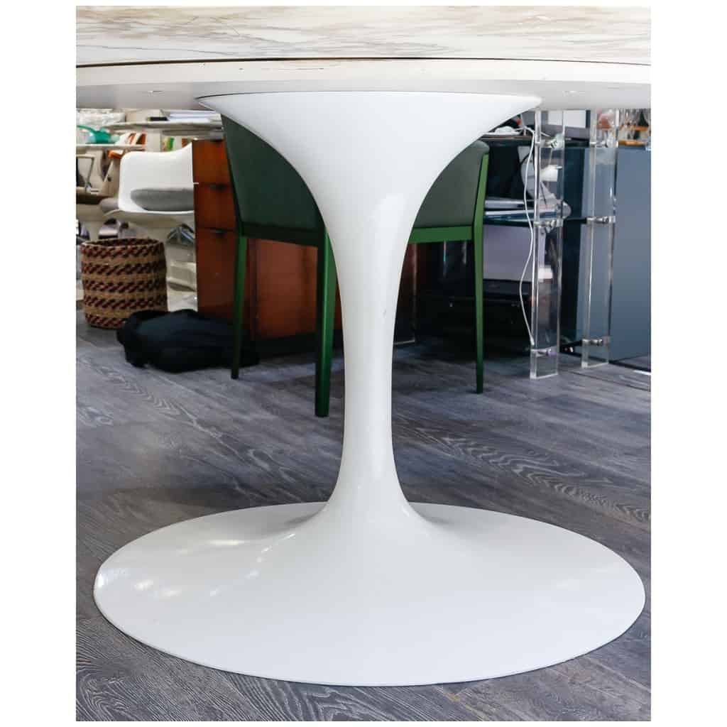 Saarinen & Knoll International: Table « tulipe », marbre Calacatta oro et rilsan blanc 244 cm 7