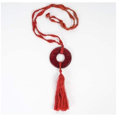 1920 René Lalique – Pendentif Feuilles Verre Rouge