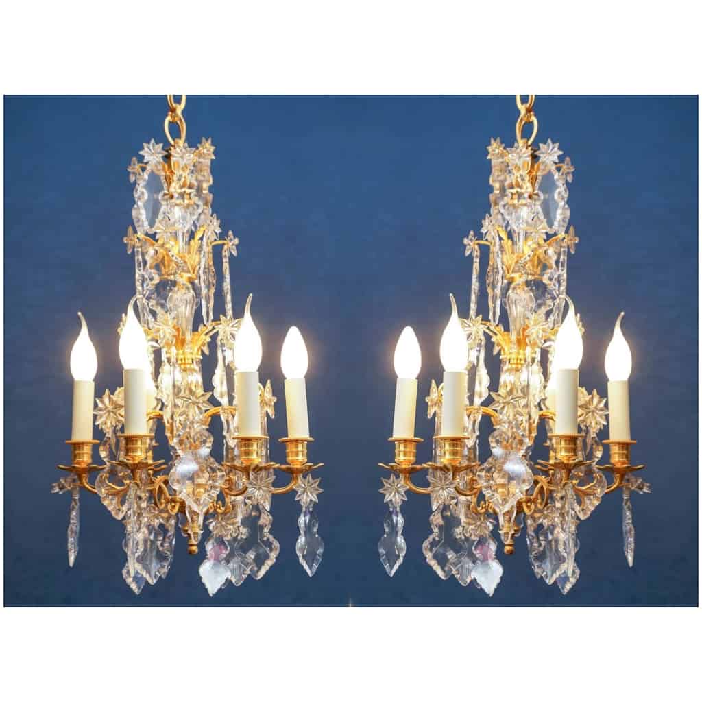 Paire de lustres de style Louis XV. 3