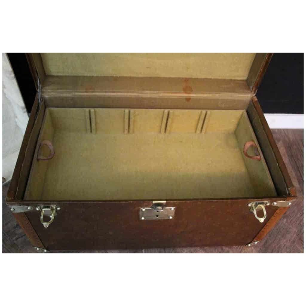 1930s shoe trunk in brown canvas, Trunk “Au Touriste” 17