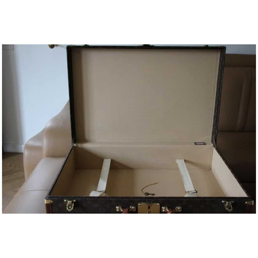 Louis Vuitton suitcase 70 cm, Louis Vuitton trunk - Paris Saint-Ouen flea  market