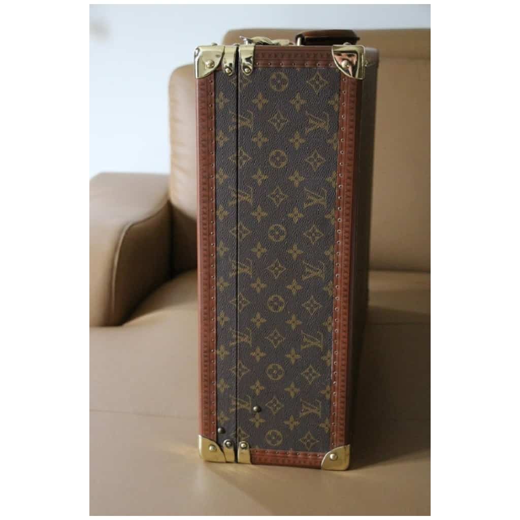 Louis Vuitton suitcase 70 cm, Louis Vuitton trunk - Paris Saint-Ouen flea  market