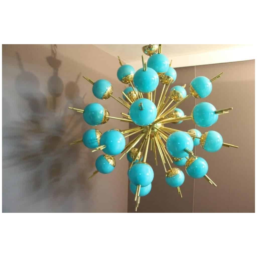 Sputnik chandelier in brass and blue glass globes 8