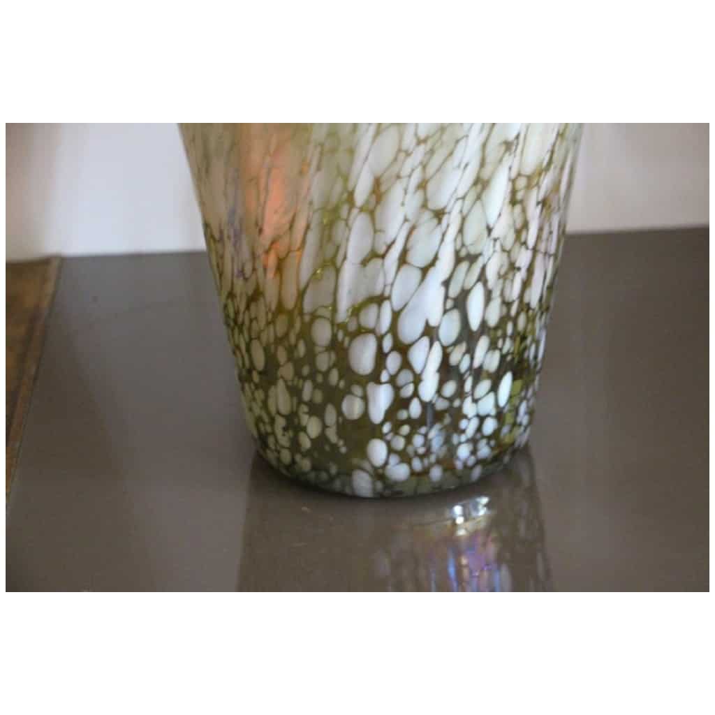 Large vintage mid century iridescent Murano glass vase in Barbini style 9