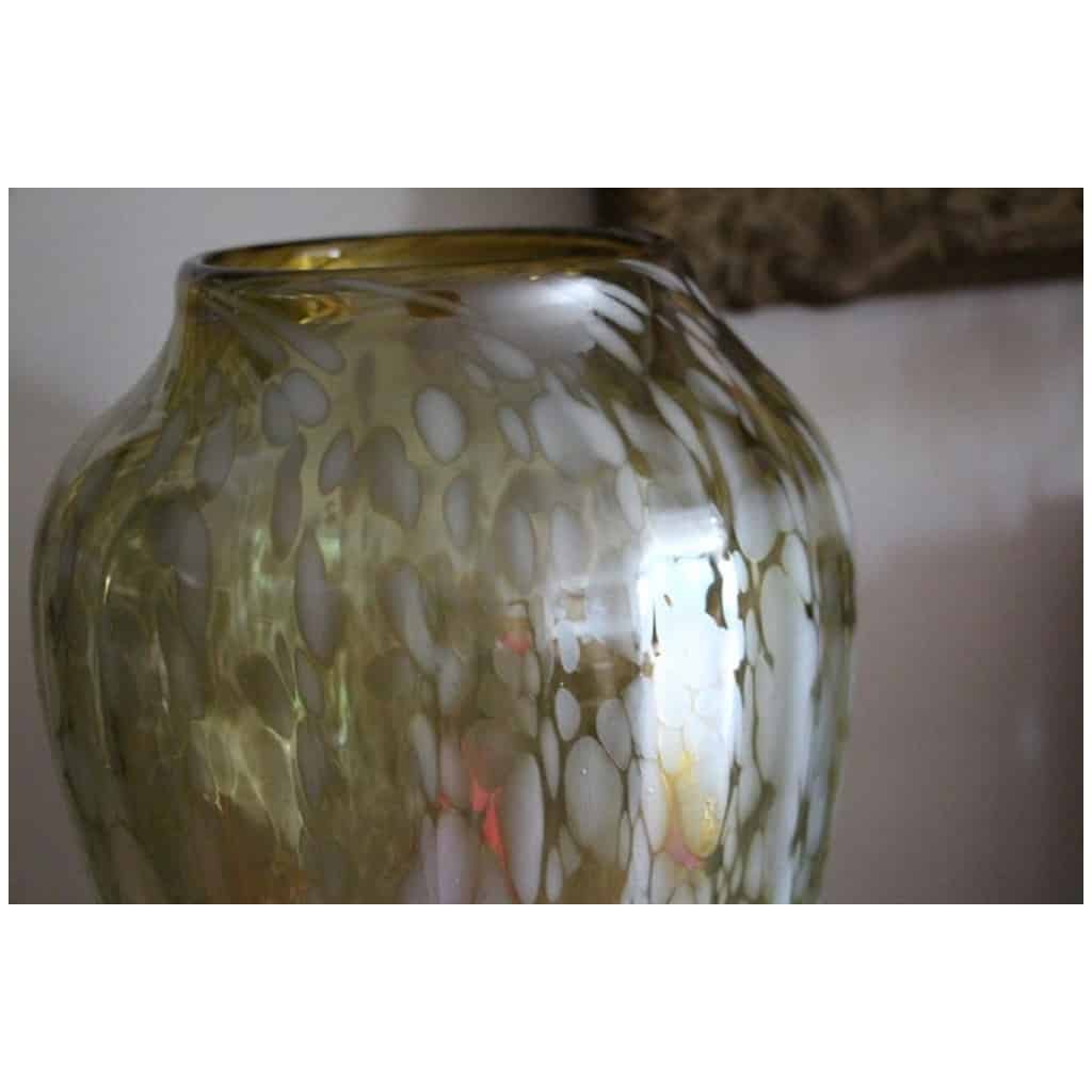 Large vintage mid century iridescent Murano glass vase in Barbini style 10