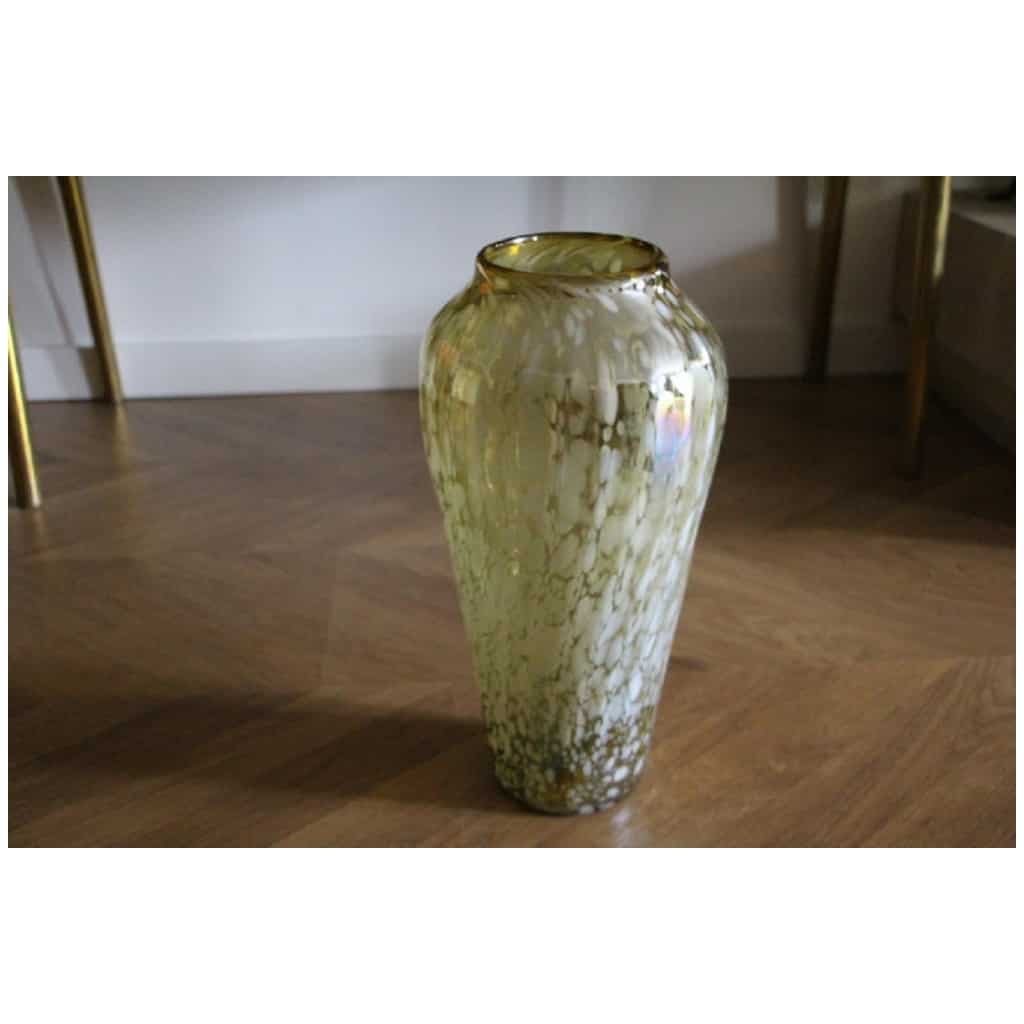 Large vintage mid century iridescent Murano glass vase in Barbini style 14