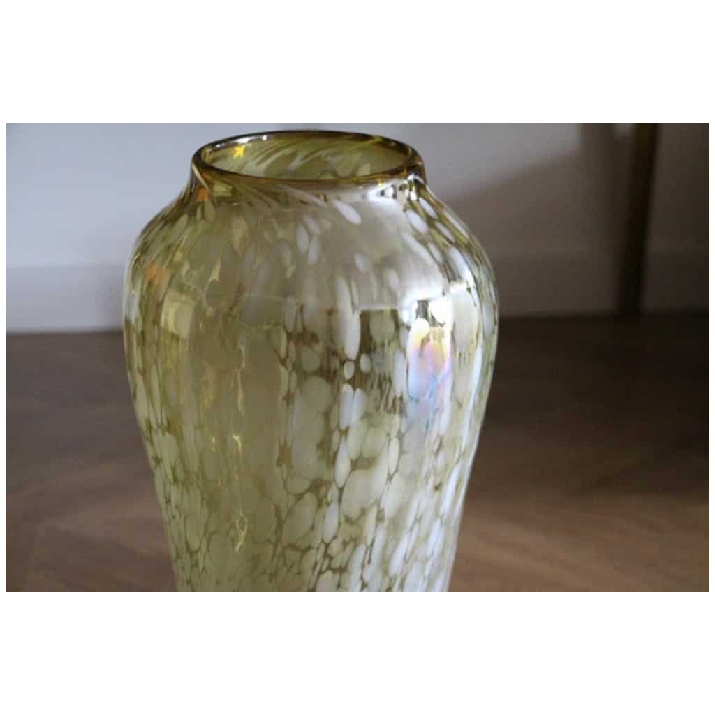 Large vintage mid century iridescent Murano glass vase in Barbini style 15