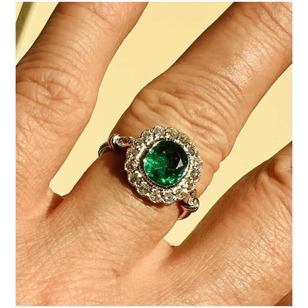 Ring In 18 Carat White Gold Set With Emerald Surrounded By Diamonds 8