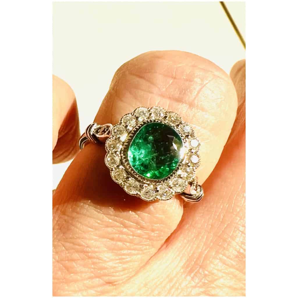 Ring In 18 Carat White Gold Set With Emerald Surrounded By Diamonds 4