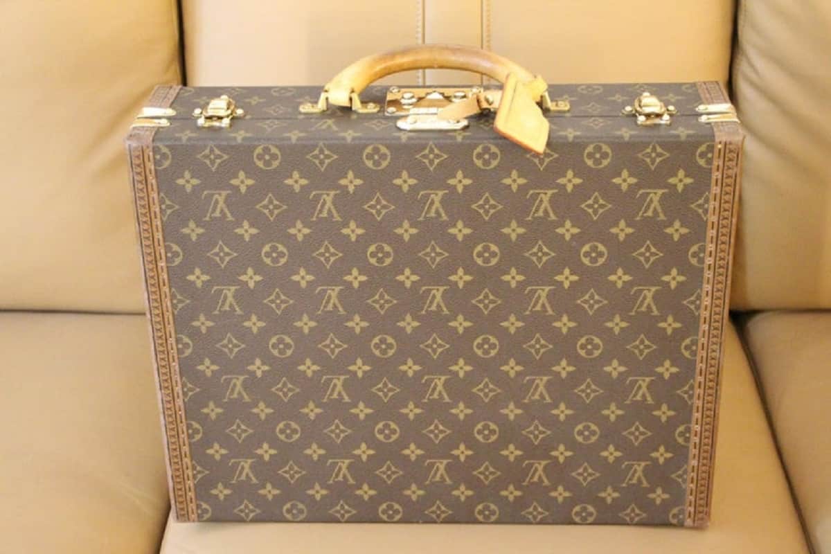 LOUIS VUITTON, a monogram canvas document folder / briefcase