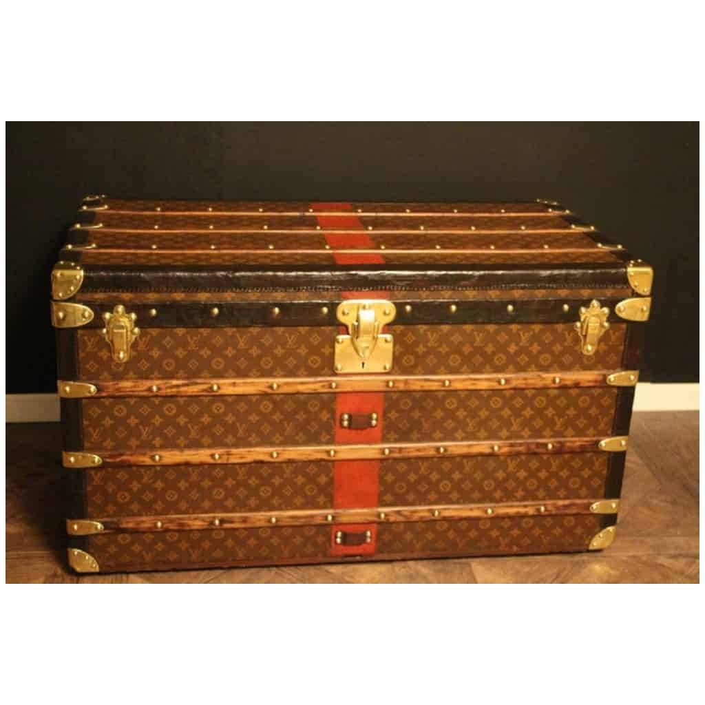 Malle Courier' trunk by Louis Vuitton, 1920 – Pullman Gallery