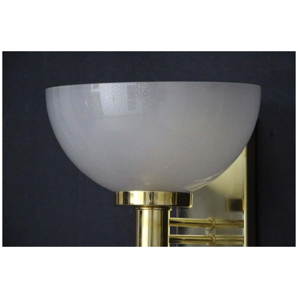 Pair of wall lights in the shape of a cup in ivory and gold Murano glass and brass 4
