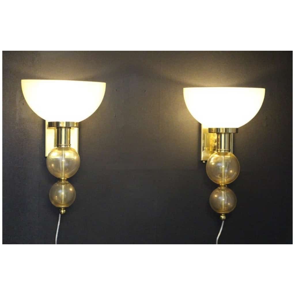 Pair of wall lights in the shape of a cup in ivory and gold Murano glass and brass 8