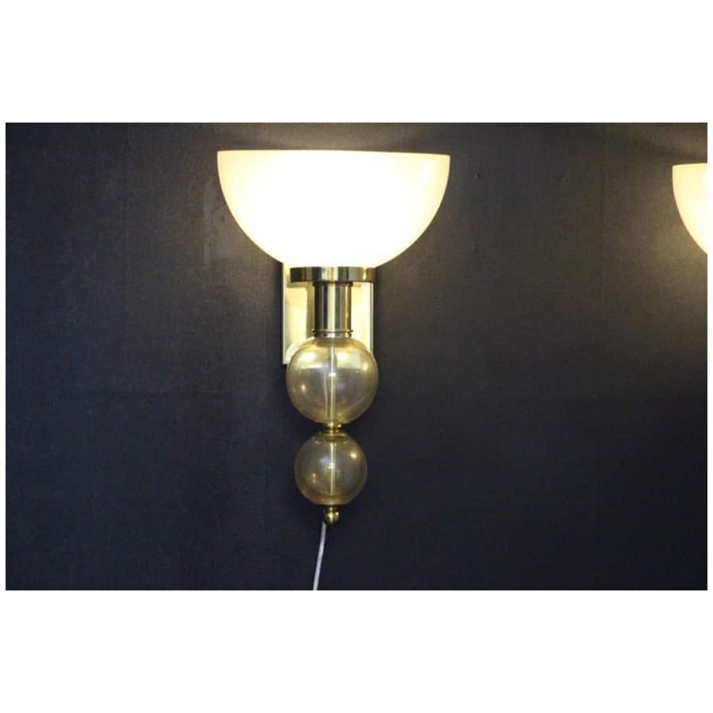 Pair of wall lights in the shape of a cup in ivory and gold Murano glass and brass 9