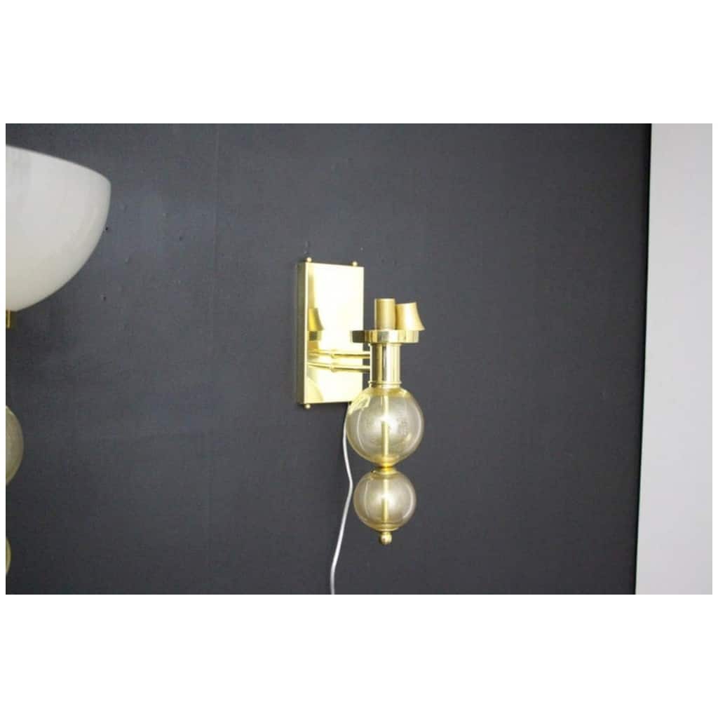 Pair of wall lights in the shape of a cup in ivory and gold Murano glass and brass 11