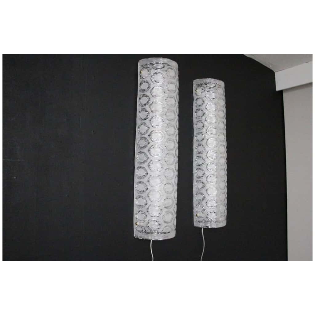 Pair of large cylindrical wall lights in textured transparent and white Murano glass 4