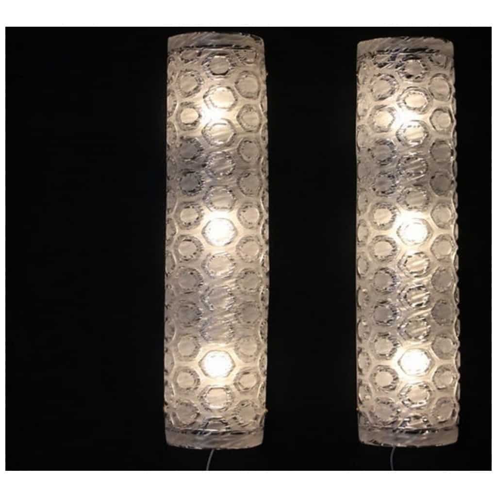 Pair of large cylindrical wall lights in textured transparent and white Murano glass 9