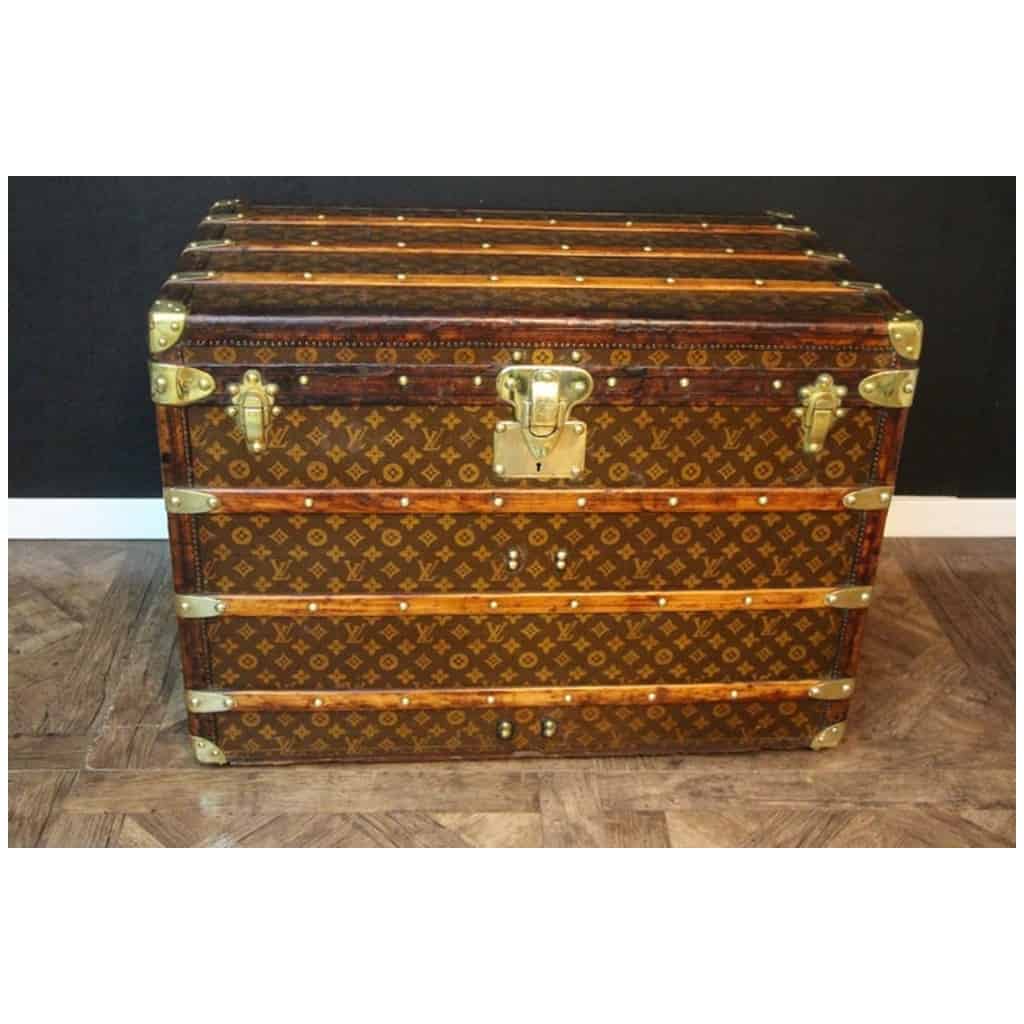 Louis Vuitton trunk from the 1920s-1930s in monogram, 80 cm Louis Vuitton Steamer 4 trunk