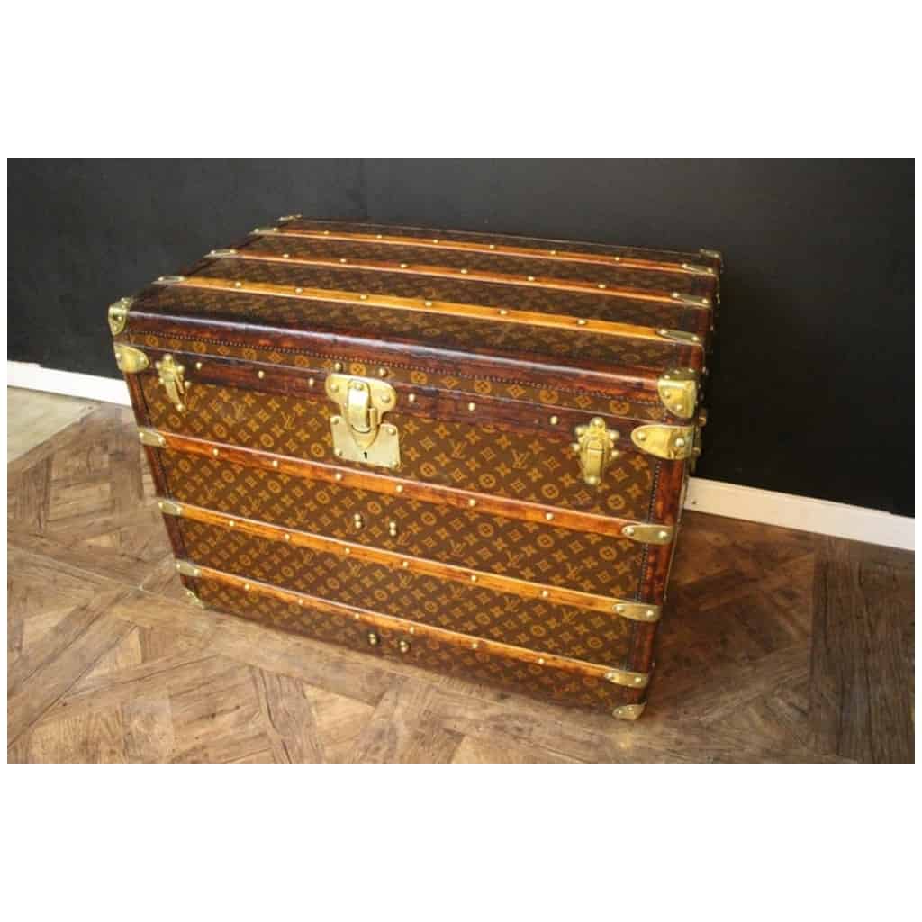 Louis Vuitton trunk from the 1920s-1930s in monogram, 80 cm Louis Vuitton Steamer 11 trunk