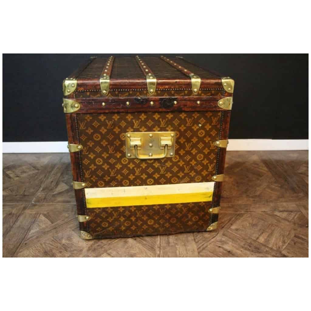 Louis Vuitton trunk from the 1920s-1930s in monogram, 80 cm Louis Vuitton Steamer 13 trunk
