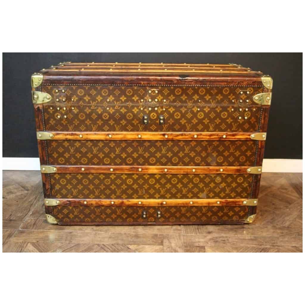 Louis Vuitton trunk from the 1920s-1930s in monogram, 80 cm Louis Vuitton Steamer 15 trunk