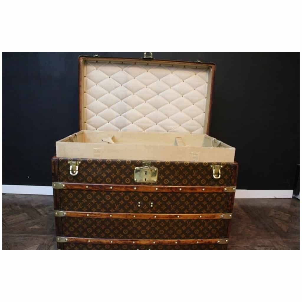 Louis Vuitton trunk from the 1920s-1930s in monogram, 80 cm Louis Vuitton Steamer 19 trunk