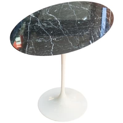 Eero SAARINEN (1910-1961), Edition Knoll: Oval marble pedestal table