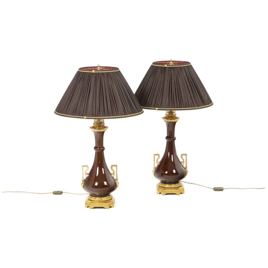 Pair of porcelain and gilt bronze lamps, circa 1880 3