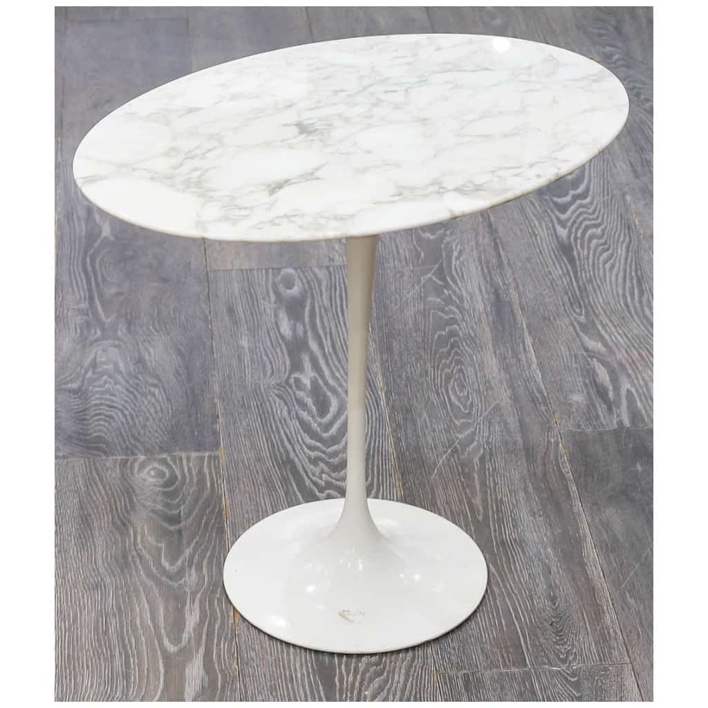 Eero SAARINEN (1910-1961), Edition Knoll: Round pedestal table in aluminum marble and white Rilsan 4
