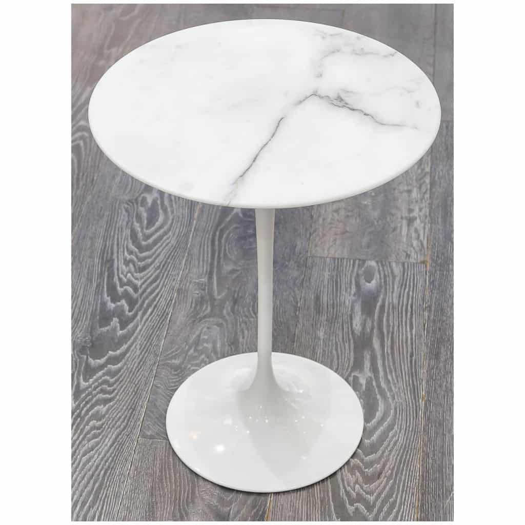 Eero SAARINEN (1910-1961), Edition Knoll: Round pedestal table in aluminum marble and white Rilsan 6