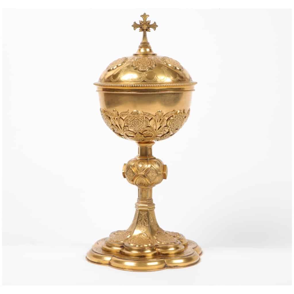 Ciborium. 3