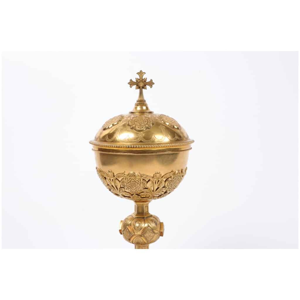 Ciborium. 8