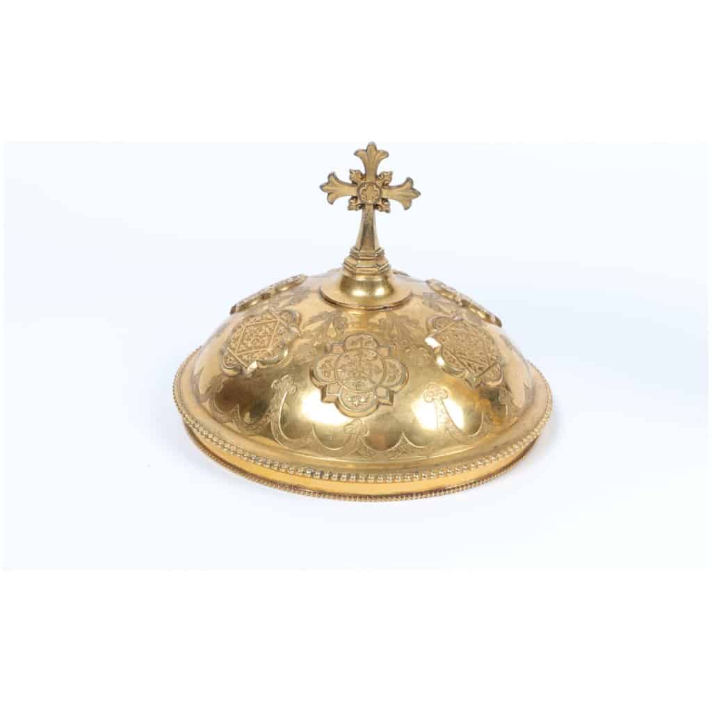 Ciborium. 4