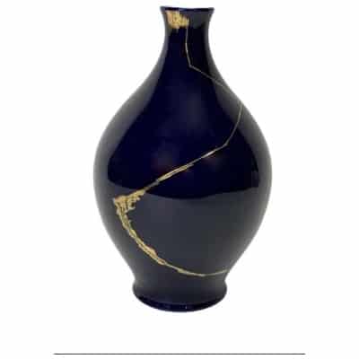 Vase en porcelaine de Sèvres par James Guitet