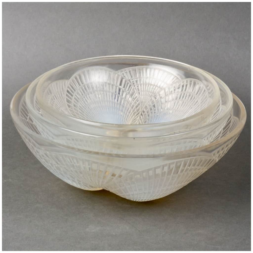 1924 René Lalique – Suite Of Three Opalescent Glass Shell Bowls 6