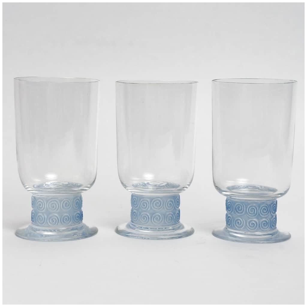 1930 René Lalique – Suite De Trois Verre Chinon Verre Blanc Patiné Bleu 3