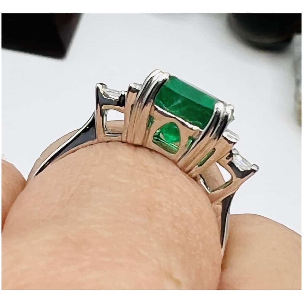 18 Carat White Gold Engagement Ring, 2.74 Carat Emerald And Diamonds 9