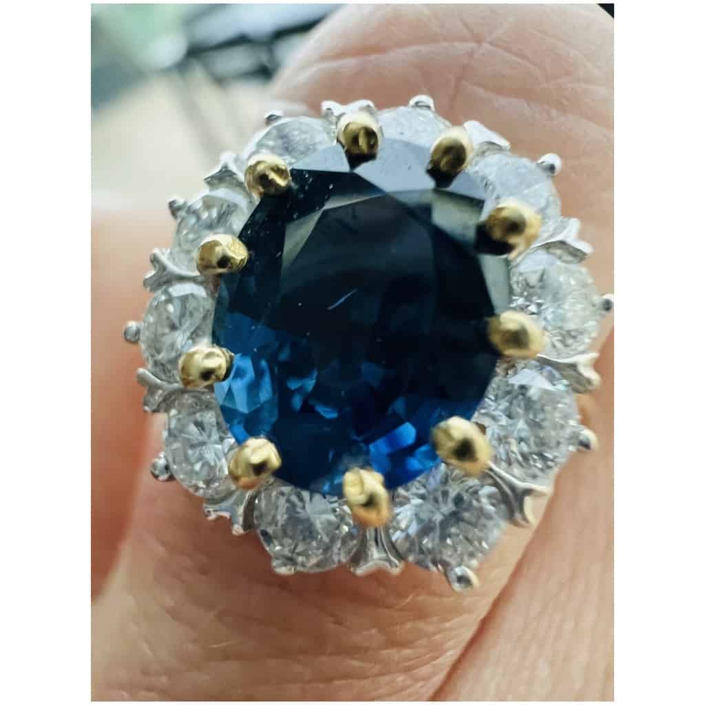 18 Carat Gold Ring Set With A Sapphire Surrounded By Brilliants Model Pompadour 8