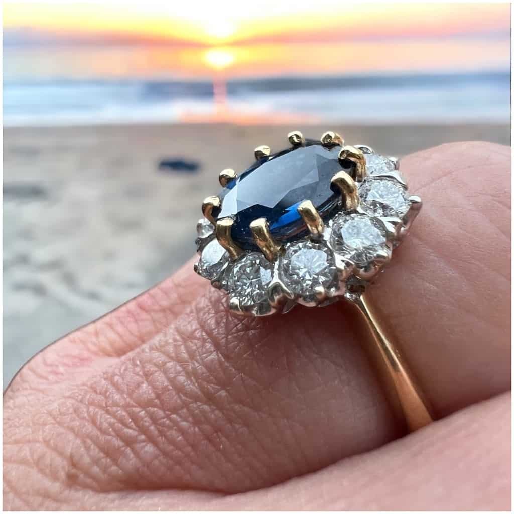 18 Carat Gold Ring Set With A Sapphire Surrounded By Brilliants Model Pompadour 9