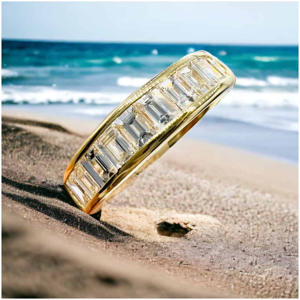 Demi-alliance Or Jaune 18 Carat, Sertie Diamants Taille Baguette 12
