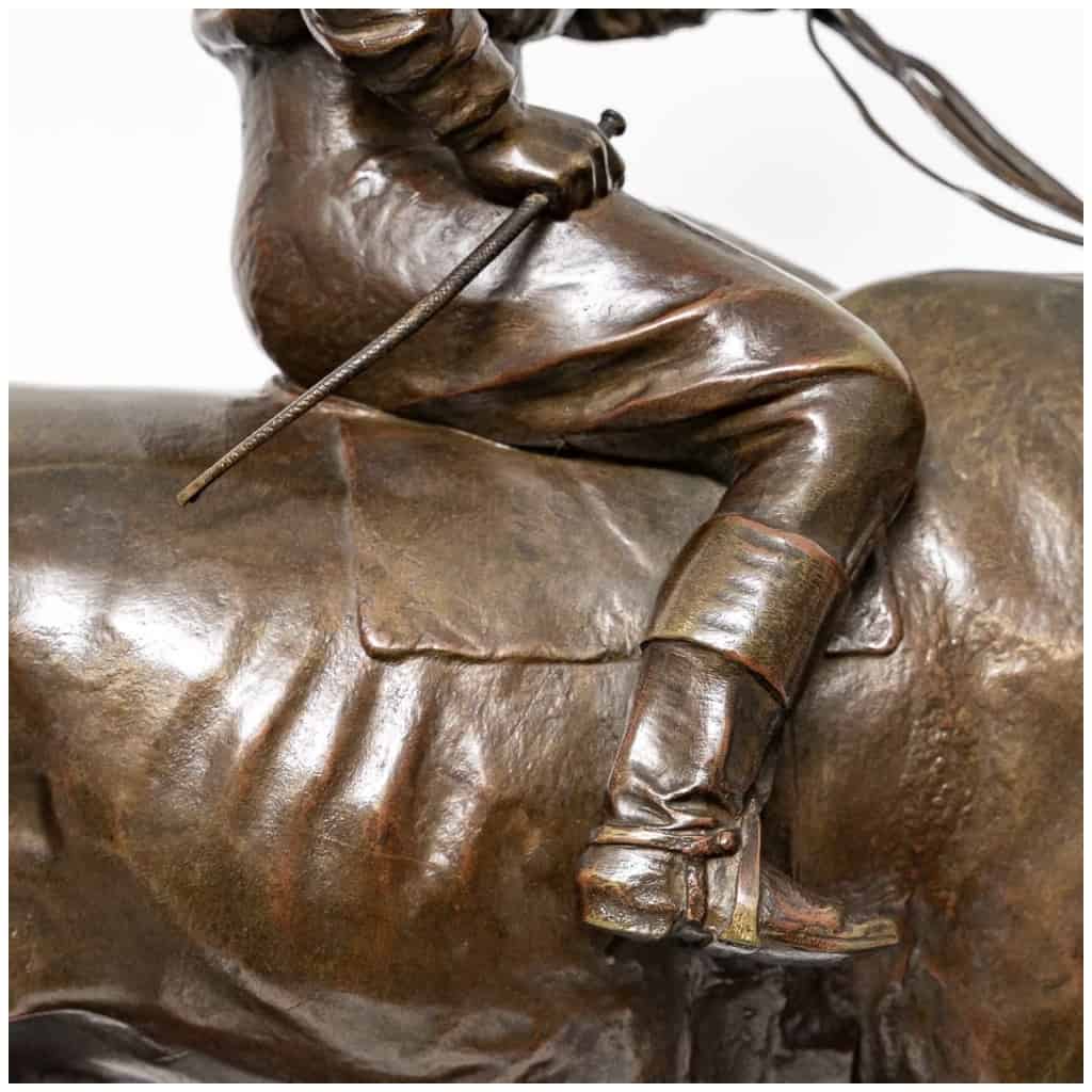 Jockey Sur Son Cheval Au Pas Par Jean Cazal – Syndicat Des Fabricants De Bronze , Unis France (Copie) 10