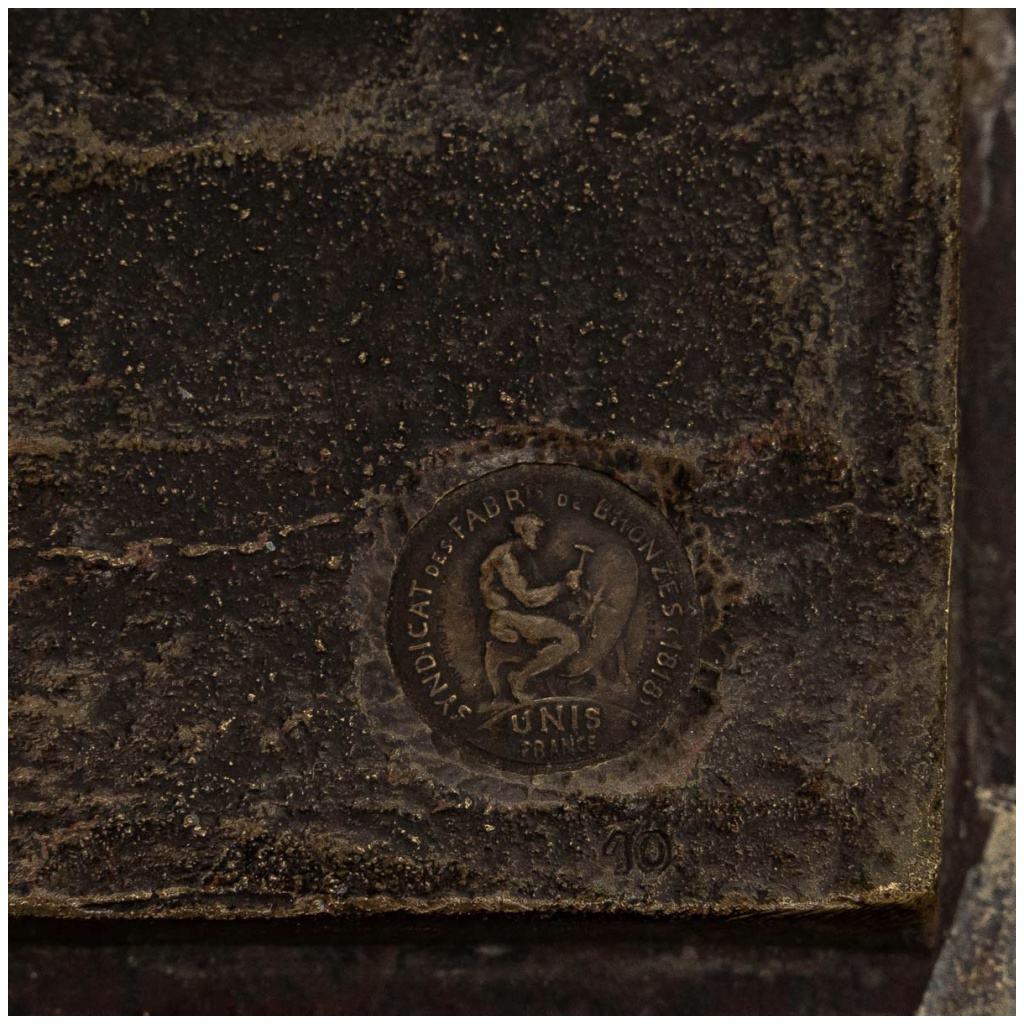 Jockey Sur Son Cheval Au Pas Par Jean Cazal – Syndicat Des Fabricants De Bronze , Unis France (Copie) 15