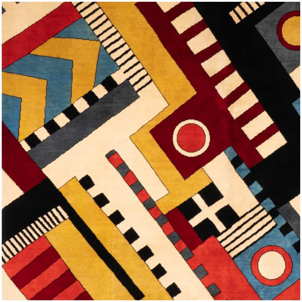 Tapis, ou tapisserie, aux motifs géométrique et en laine. Travail contemporain. 4